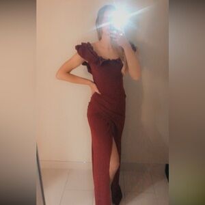 Beautiful Burgundy Windsor Formal Dress! Size XS.